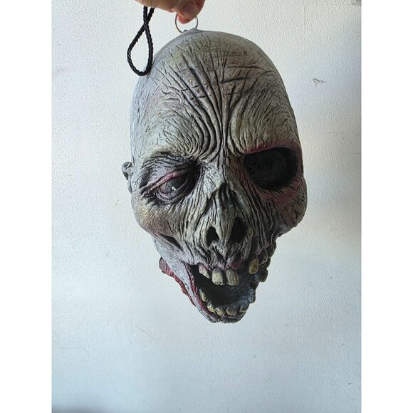 Vintage zombie head beheaded hanging Halloween prop life like life-size realisti - Picture 1 of 11